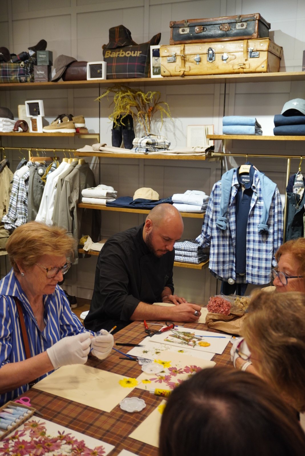 Barbour, Herencia Botánica, taller de flores prensadas
